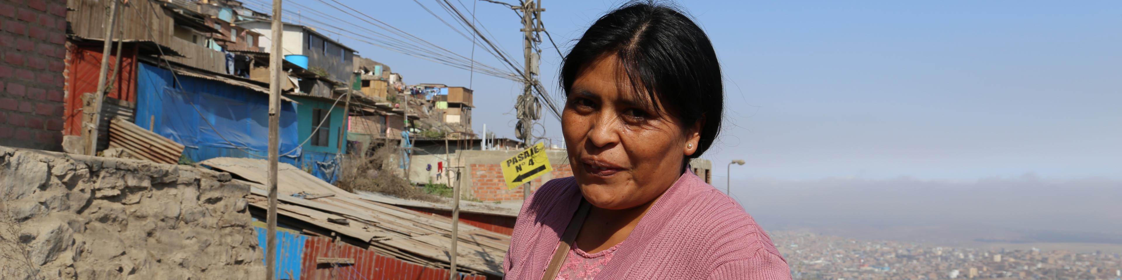 Mitarbeiterin Raquel in den Pueblos Jóvenes