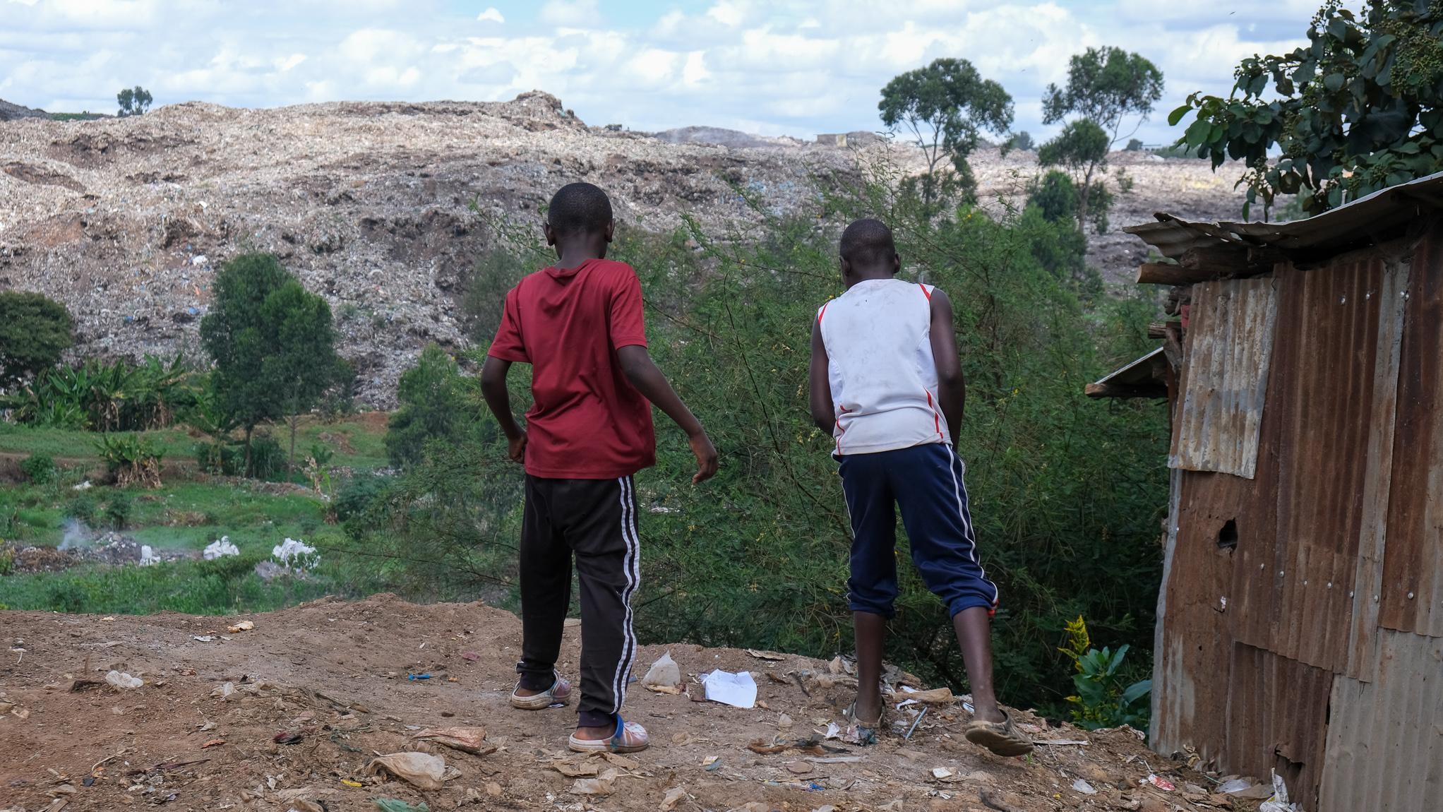 Vor der Müllhalde in Korogocho