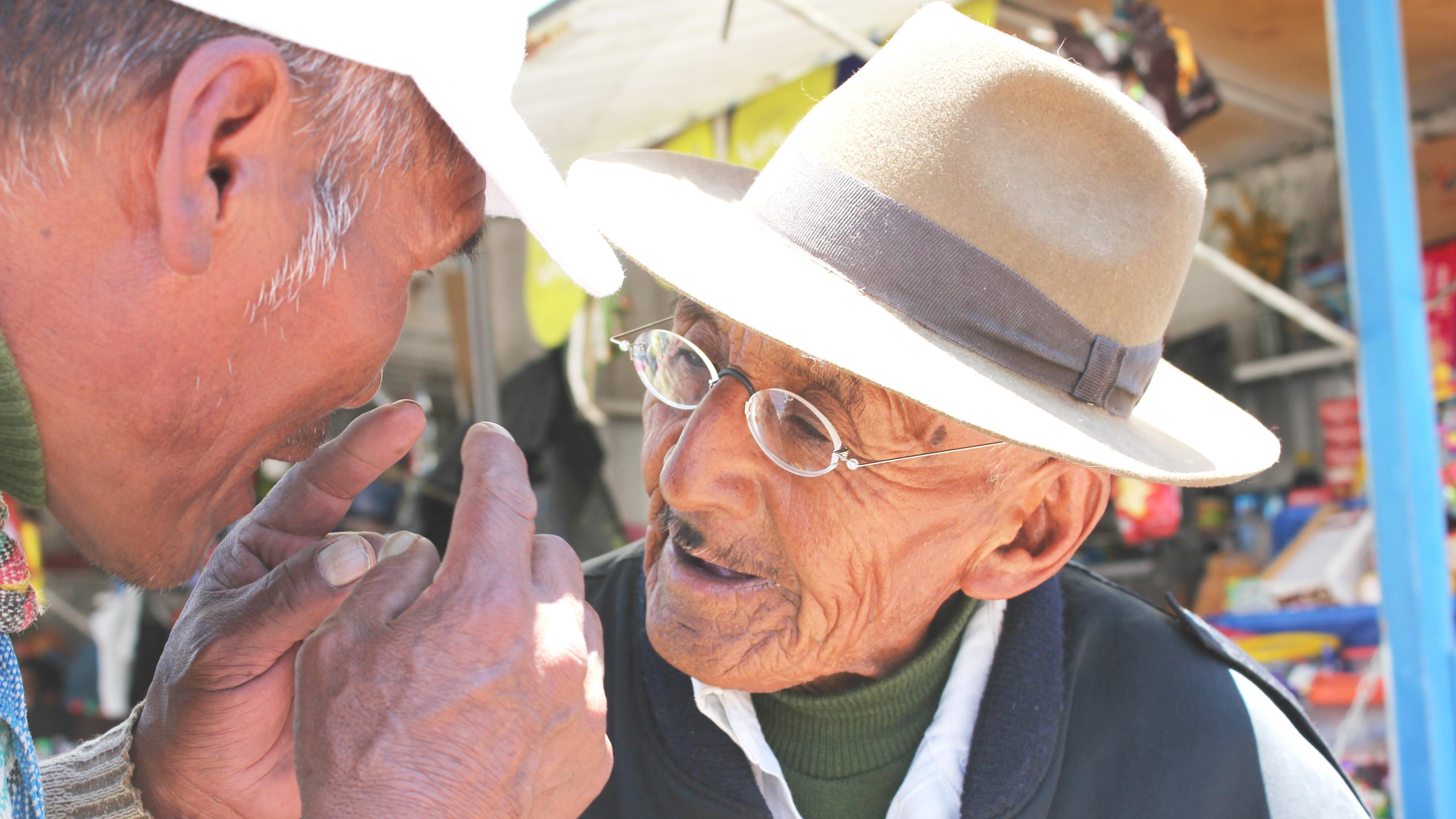 Zwei ältere Männer in Bolivien